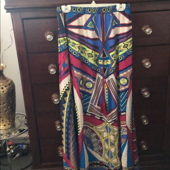 Skirts - Picture 3 of 4